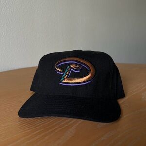Vintage Arizona Diamondbacks Black Cap Autographed by Luis Gonzalez size 7 3/8